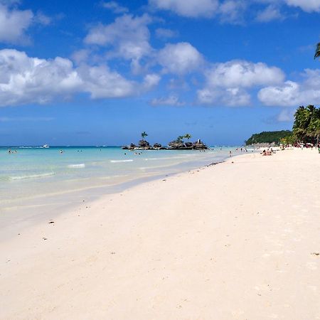 Boracay Beach Club Hotel Balabag  Exterior photo